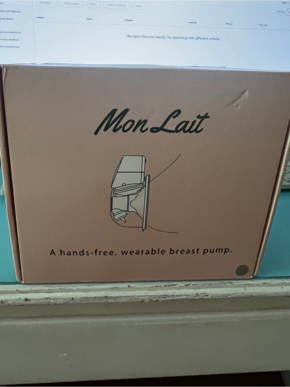 New in Box Mon Lait Hands-Free Wearable Breast Pump Gray